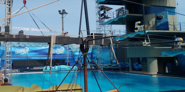Montagem de Box Truss do Saltibum do Luciano Huck