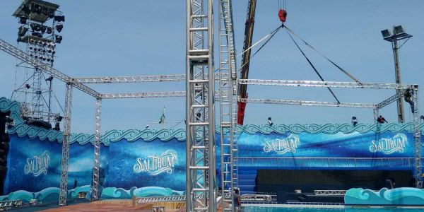Montagem de Box Truss do Saltibum do Luciano Huck