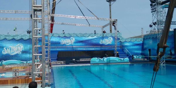 Montagem de Box Truss do Saltibum do Luciano Huck
