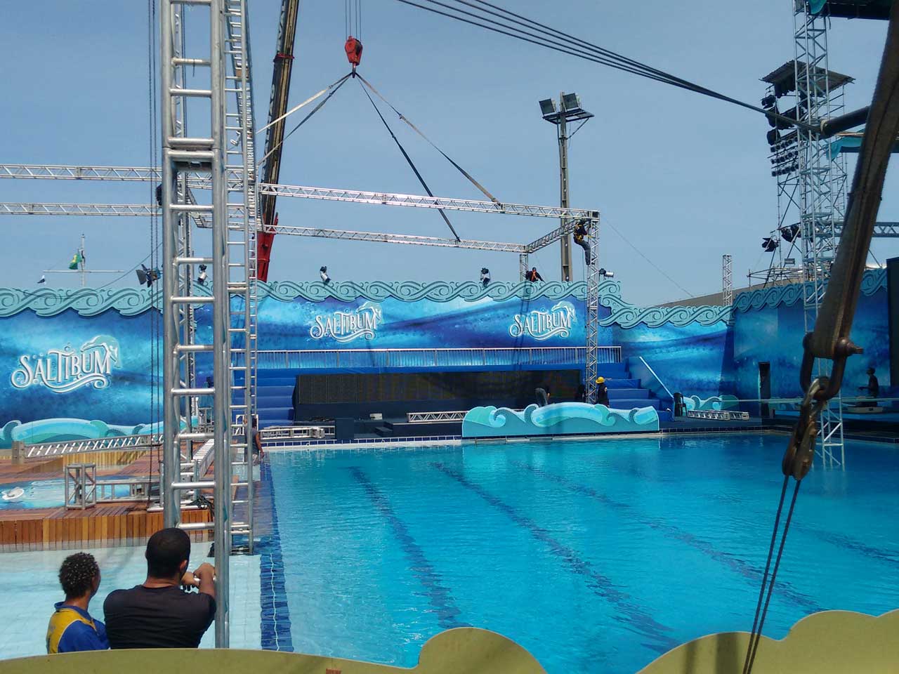 Montagem de Box Truss do Saltibum do Luciano Huck